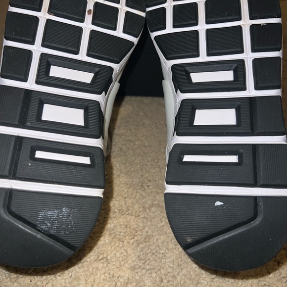 Gucci white leather sneaker size 9 - Picture 4 of 9